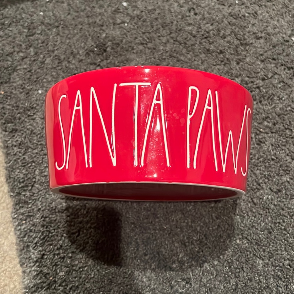 Dog food dish